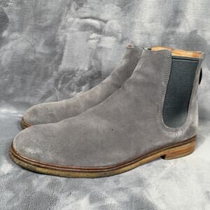 Clarks Chelsea Boots Gray Suede Mens Size 10M Pull On Ankle Boots Rubber Sole
